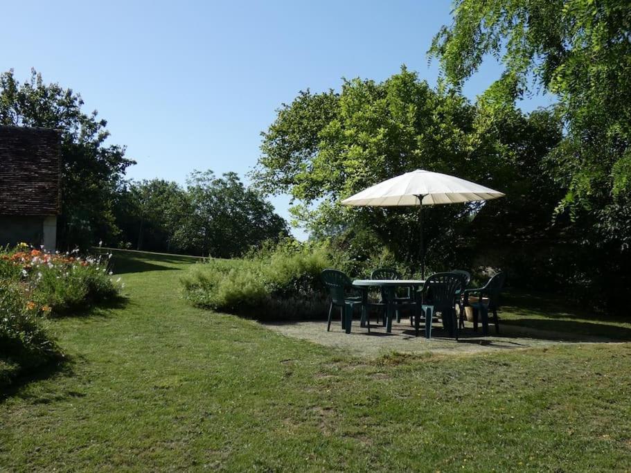 Maison De Charme Pres De Beauval Saint-Cyran-du-Jambot 外观 照片